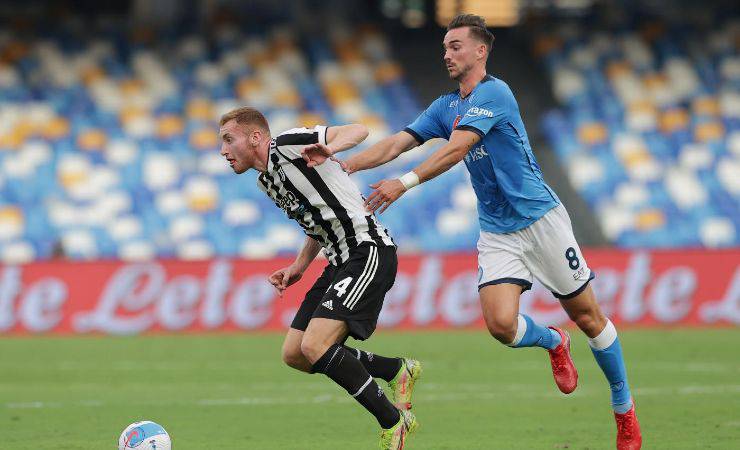 Un'azione di Napoli-Juventus