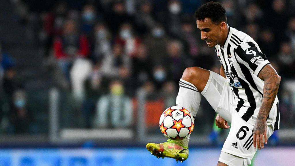 Juve-Fiorentina, out anche Danilo: le condizioni del brasiliano