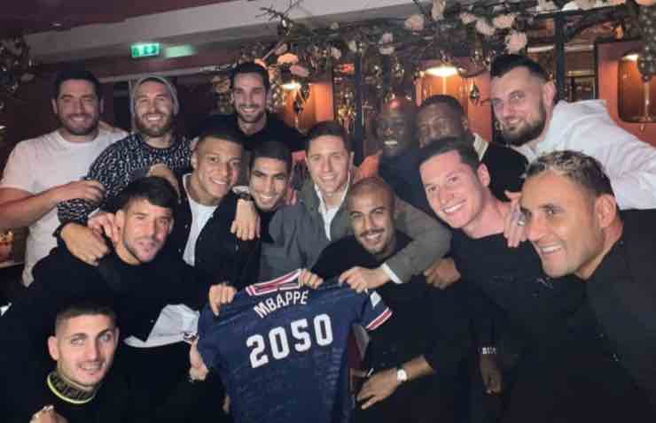 Mbappé compleanno PSG 