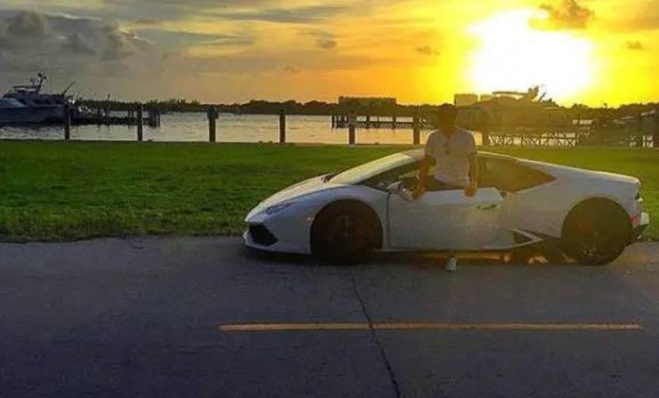 Alexis Sanchez Inter supercar 