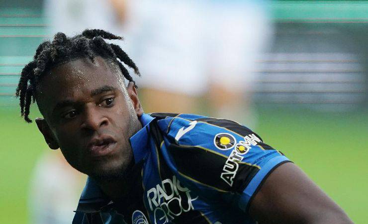 Duvan Zapata è infortunato: lascia l'Italia