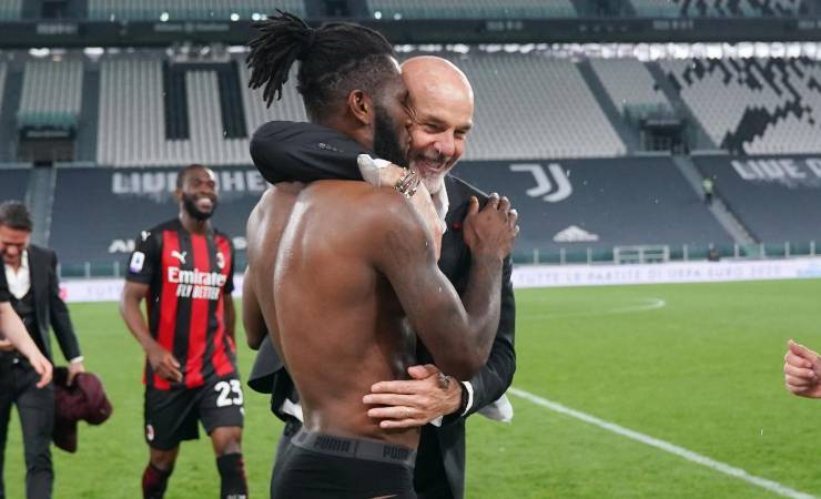 Kessie bacia Pioli 