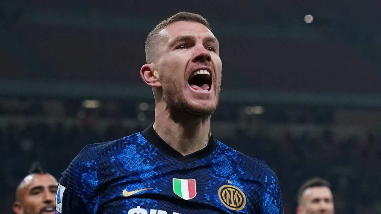 Dzeko, niente sfida a Ibrahimovic nel derby: il bosniaco infiamma l'Inter