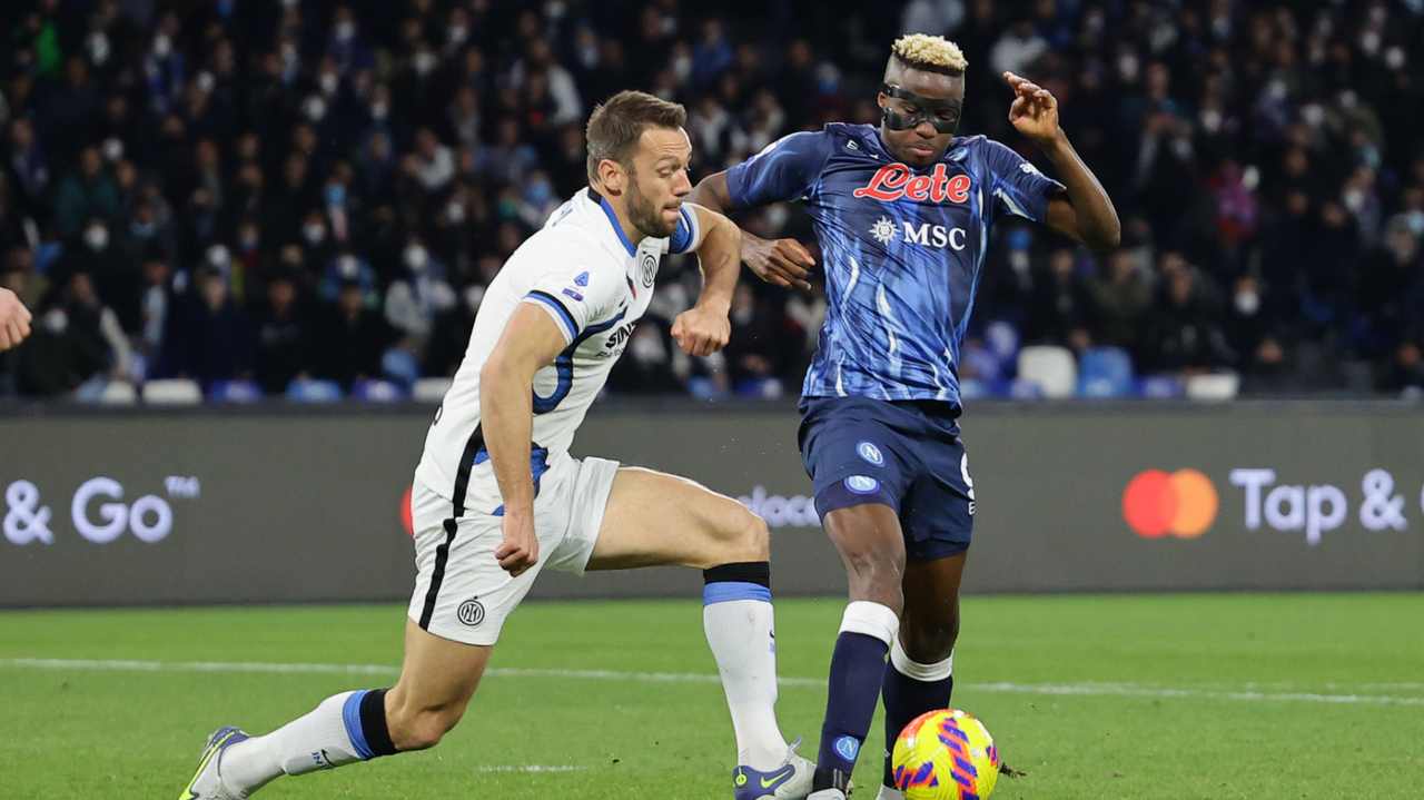 Moviola Napoli-Inter: rigore su Osimhen dopo il VAR, l'analisi