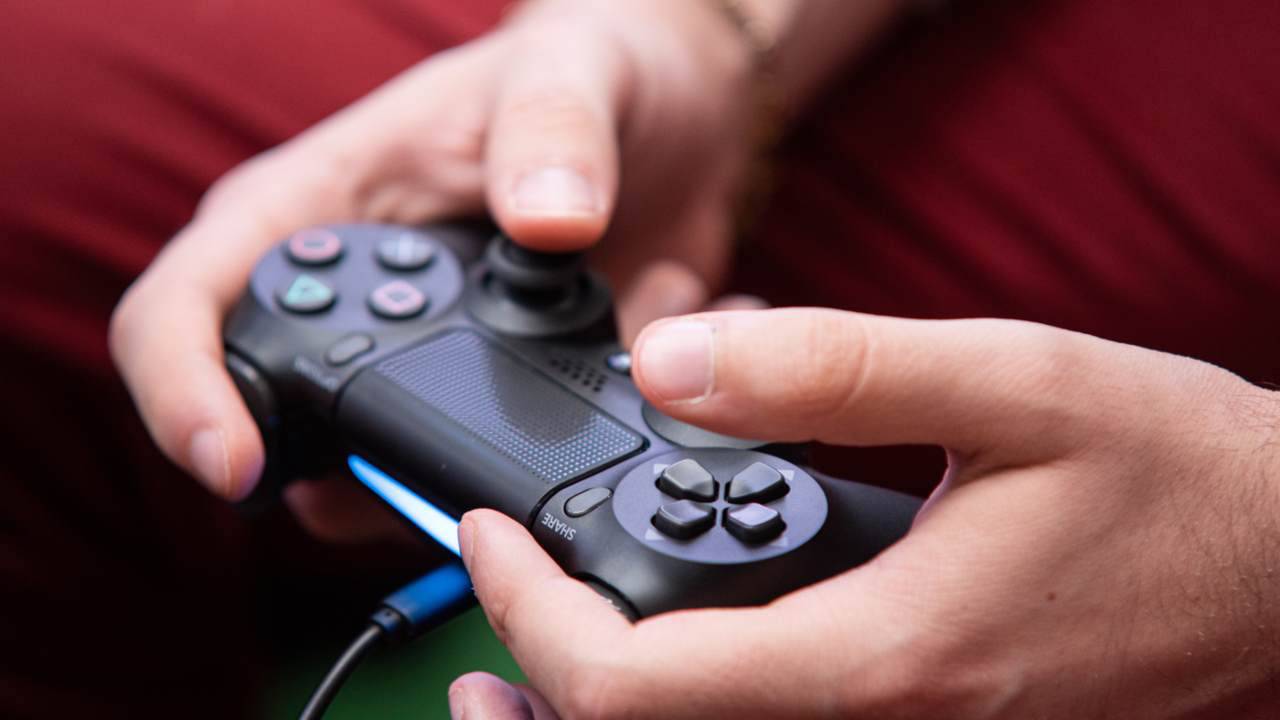 FIFA, cambia tutto: la rivoluzione del videogame divide gli appassionati