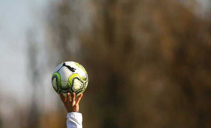 Tragedia Sizzano, calciatore di 26 anni scompare dopo malattia acuta