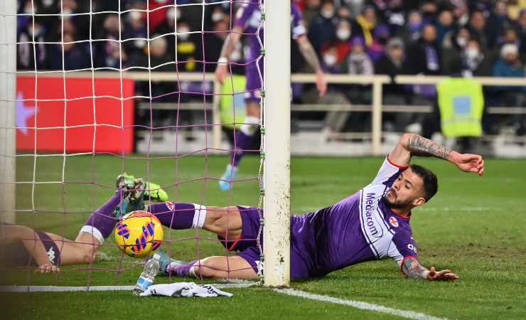 L'autogol di Venuti che ha deciso Fiorentina-Juve 