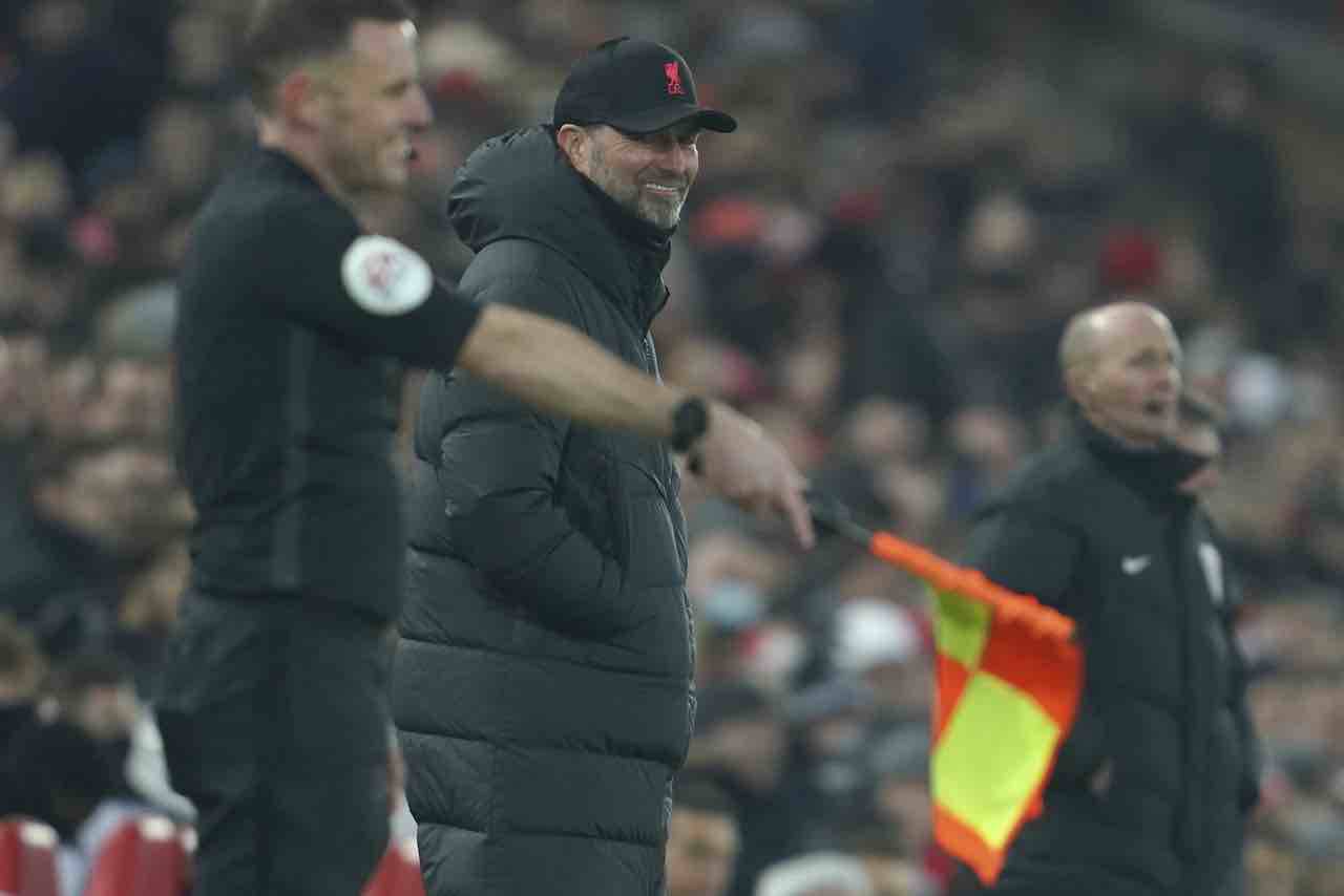 Allarme durante Liverpool-Inter, Klopp ferma il gioco: cosa sta succedendo