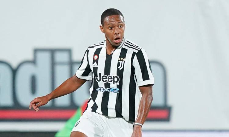 Juve Infortunio Aké