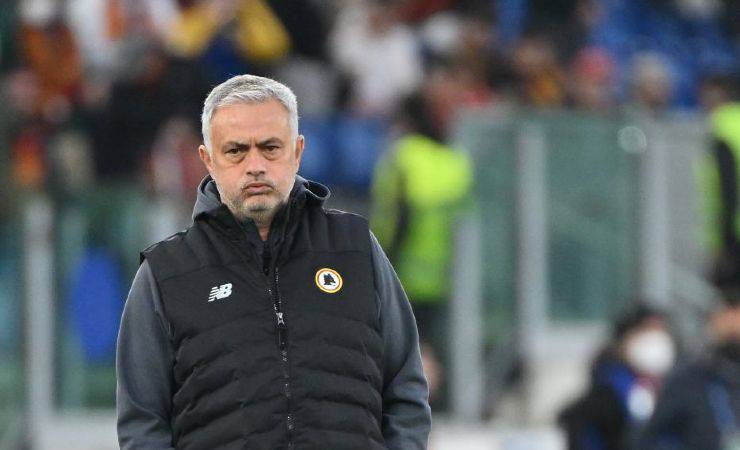 Grattacapi per Mourinho: l'annuncio dell'attaccante (