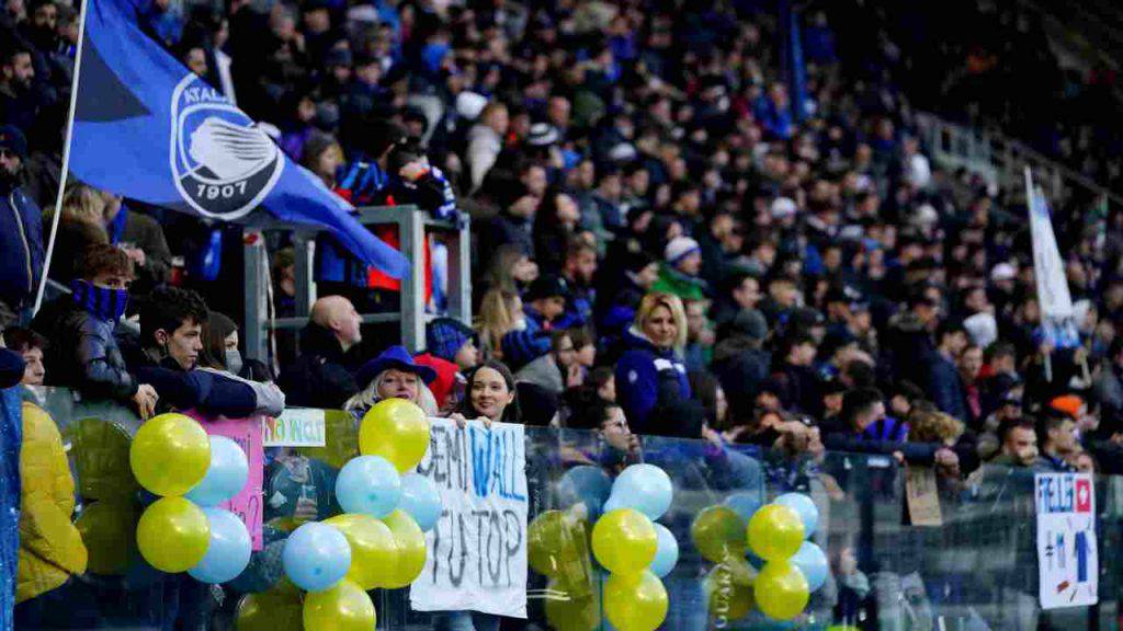 Tifosi dell'Atalanta al Gewiss Stadium