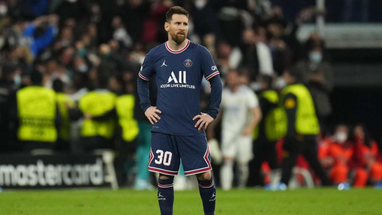 Messi è sempre più solo: la contestazione senza precedenti