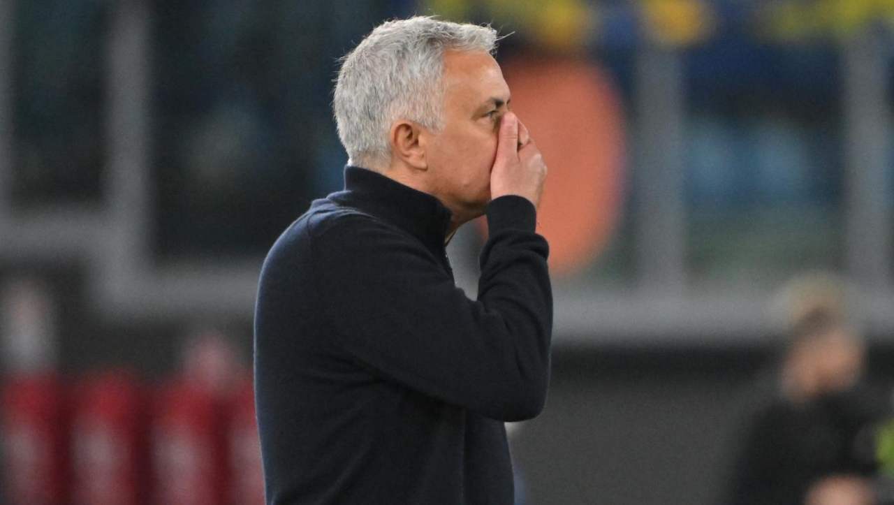 Roma, la protesta di Mourinho: "Mai visto niente di simile in vent'anni"