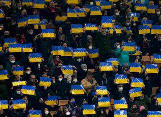 Guerra Ucraina, la Serie A si mobilita: tifosi protagonisti per la pace