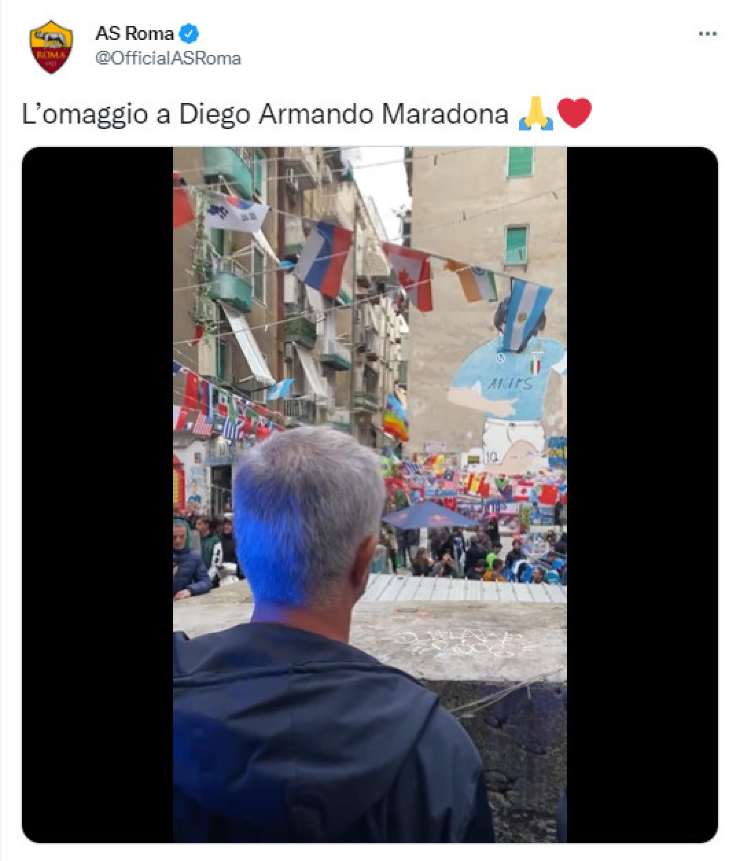 José Mourinho al Murales dedicato a Maradona