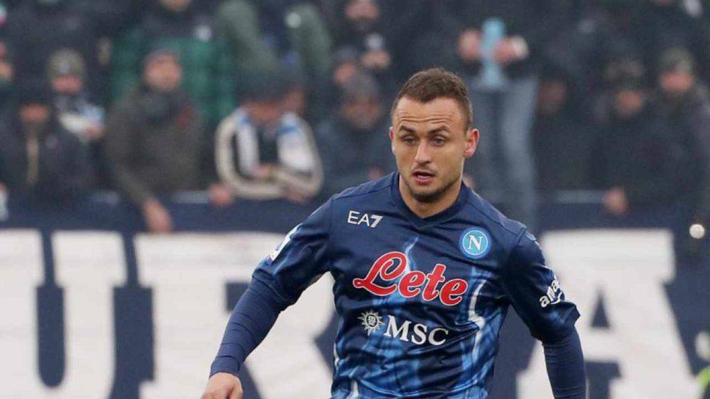 Lobotka infortunio in Napoli-Roma 20220418 calciotoday