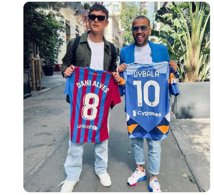 Dybala e Dani Alves