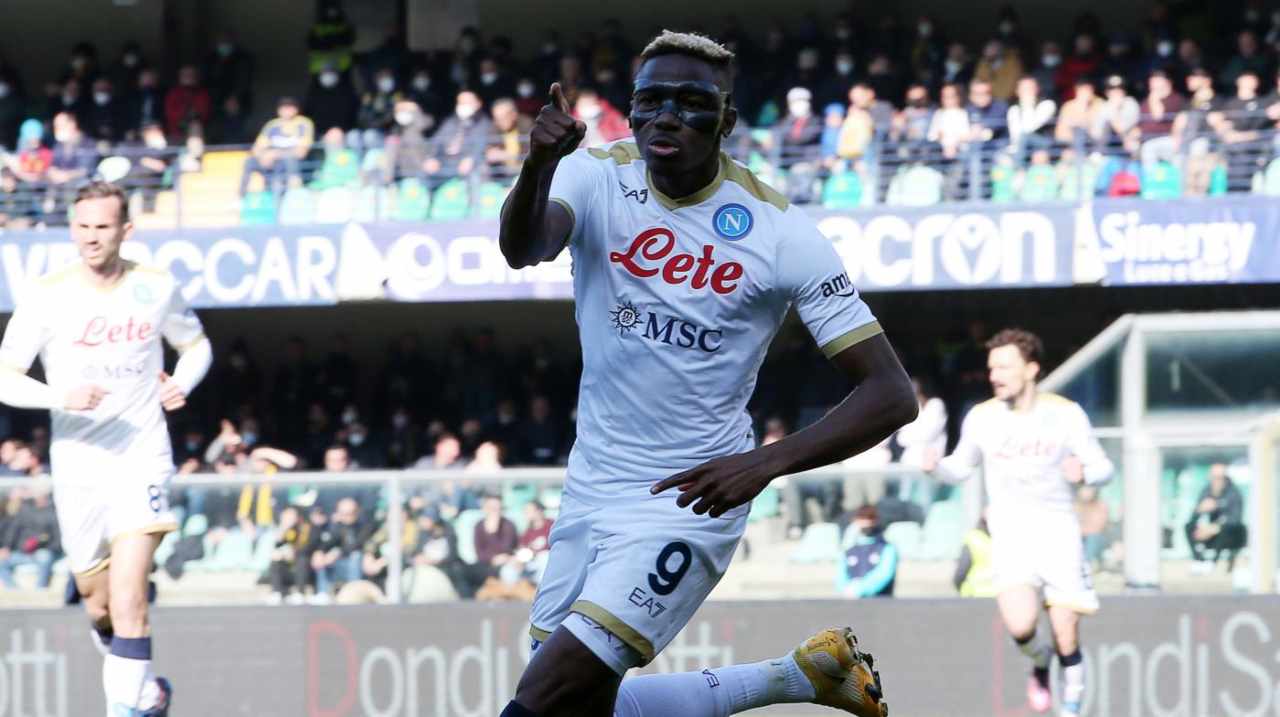 Napoli-Roma, Osimhen sfida Abraham: la frase di Capello divide i tifosi