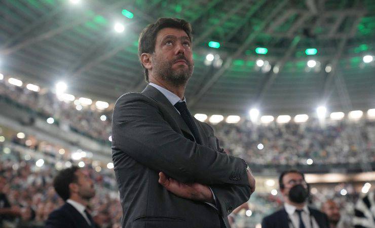 Andrea Agnelli fischiato durante il tributo per Chiellini e Dybala