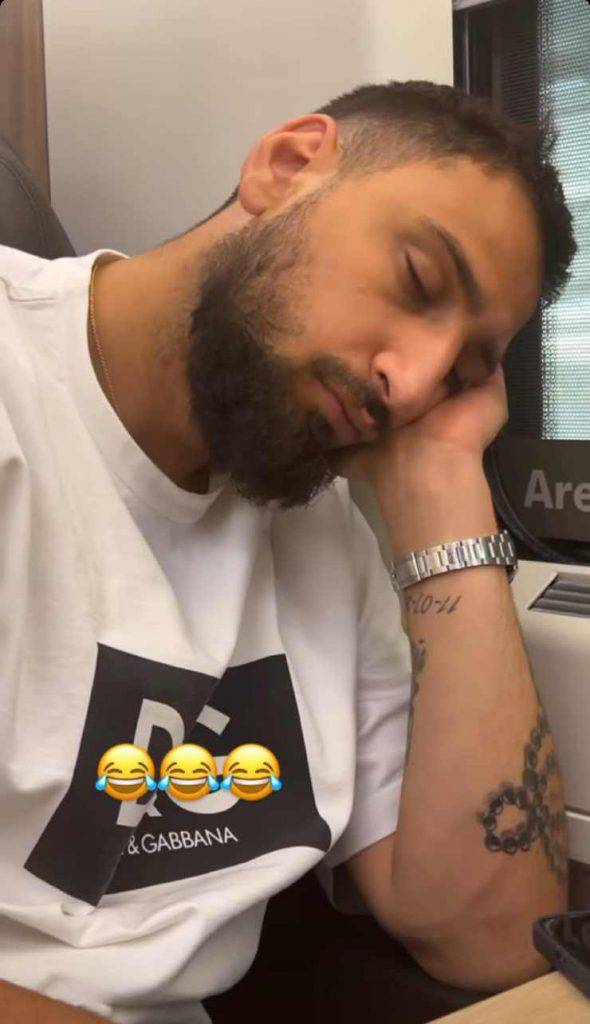 Donnarumma beccato da Insigne mentre dorme