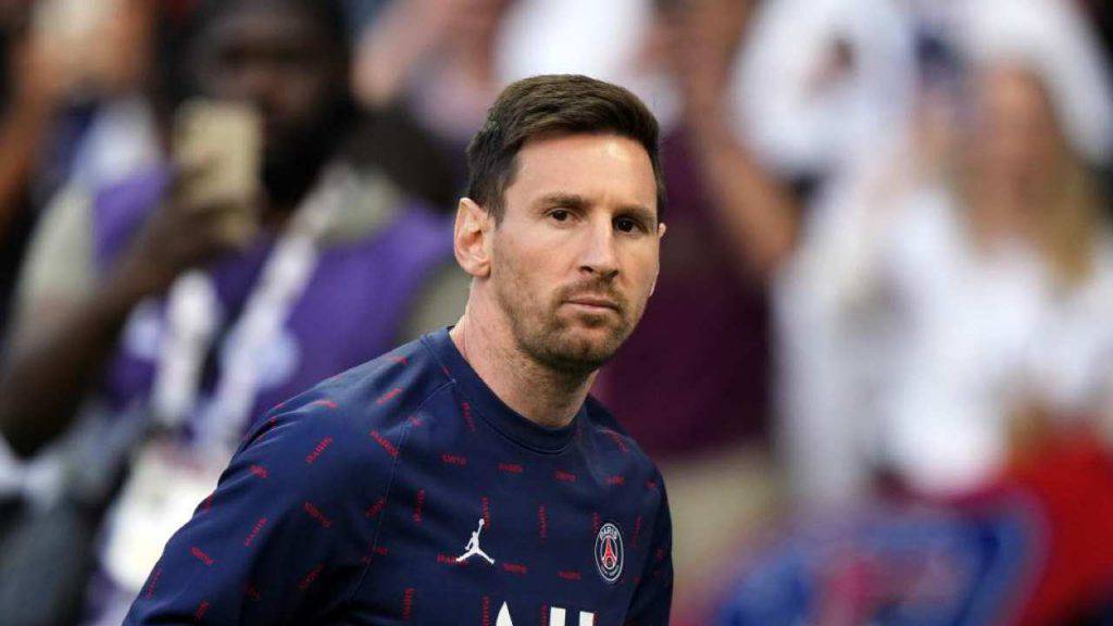 Leo Messi spiazza i tifosi del PSG 