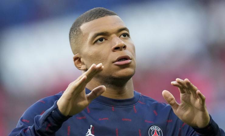 Mbappé PSG rinnovo 