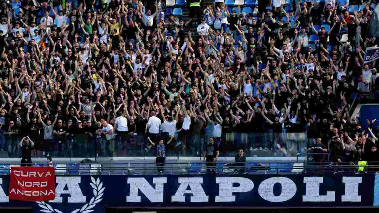 Napoli, durissimo attacco da parte di un ex: la frase contro i tifosi partenopei