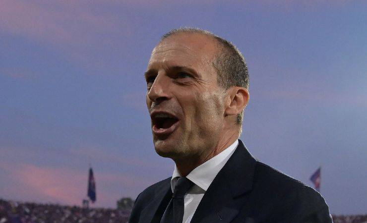 Allegri con una nuova donna al mare