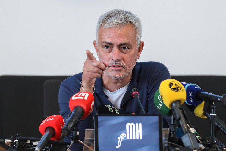 Roma, di chi è il nuovo difensore che piace molto a Mourinho