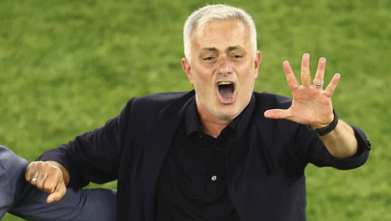 Roma, Mourinho ha tracciato la strada: scelto l'erede di Mkhitaryan