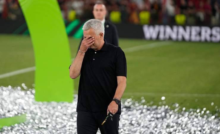 mourinho piangere lacrime roma calciotoday 20220615 LAPresse