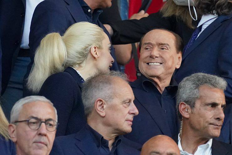 Berlusconi contratti