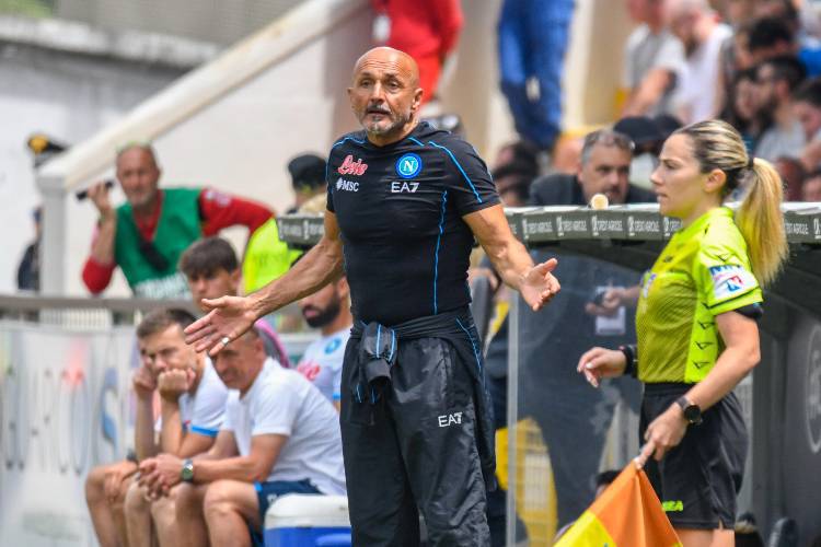 Napoli, niente da fare per il centrocampista: la conferma ufficiale