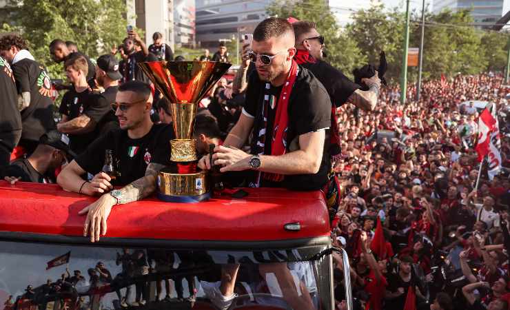 Calciatori del Milan festeggiano lo Scudetto