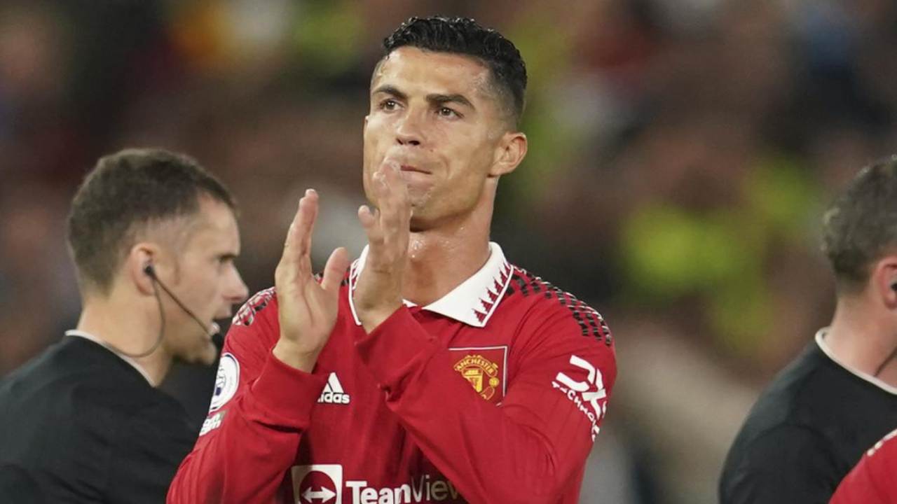 Cristiano Ronaldo reagisce alle critiche: il gesto fa discutere