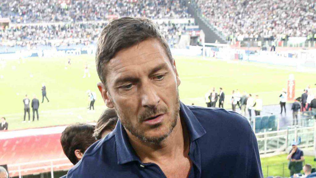 Francesco Totti sfugge alle telecamere: la mossa