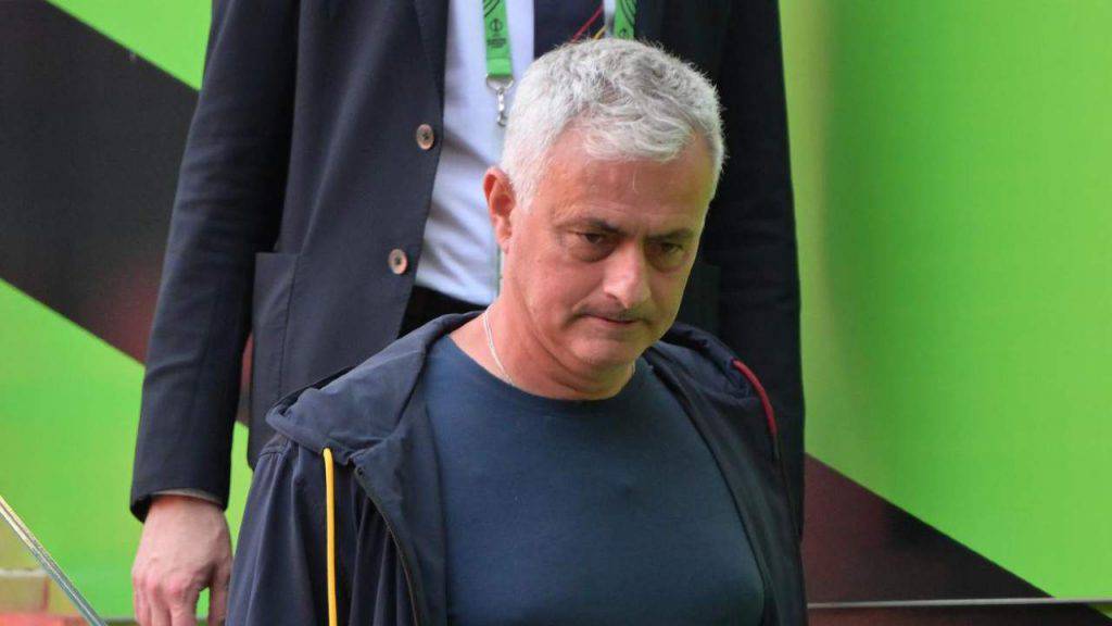 José Mourinho boccia l'atleta