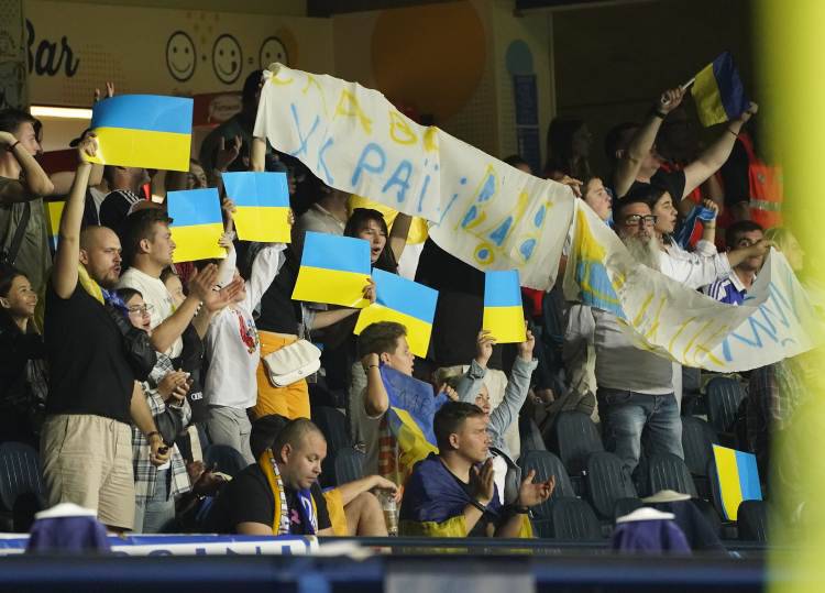 Ucraina, la guerra condiziona la ripartenza del campionato: regole durissime