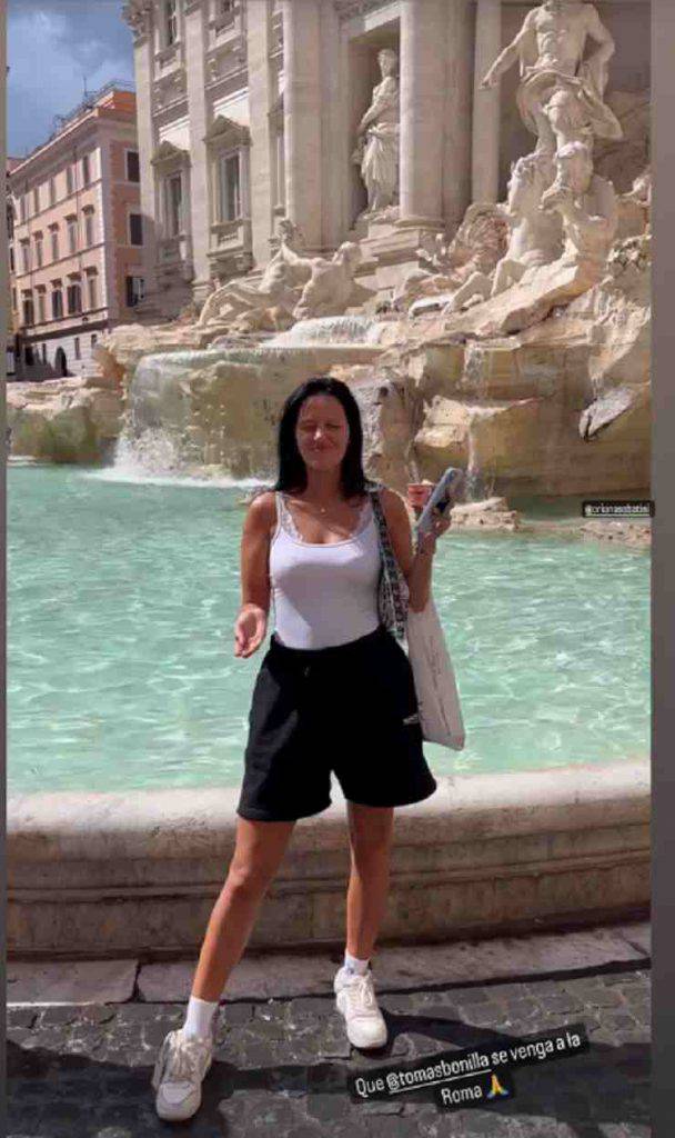 Oriana Sabatini alla Fontana di Trevi a Roma