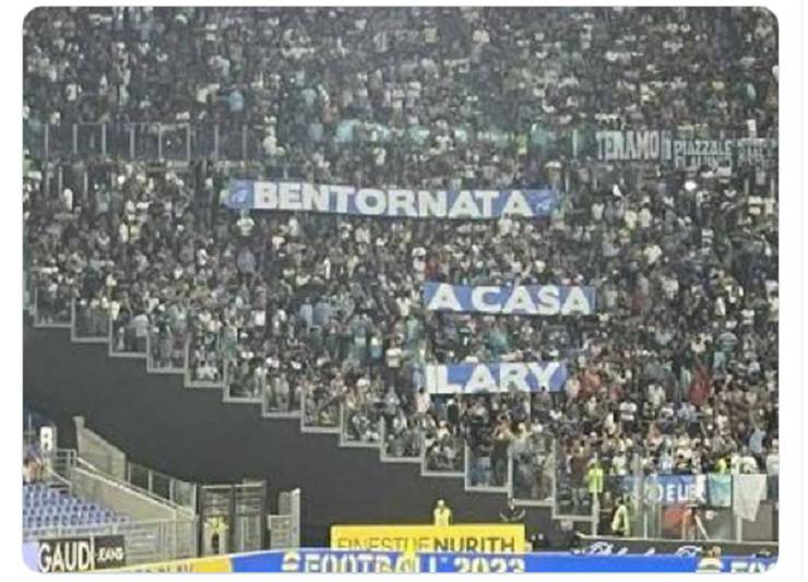 Striscione dei tifosi della Lazio nel match all'Olimpico