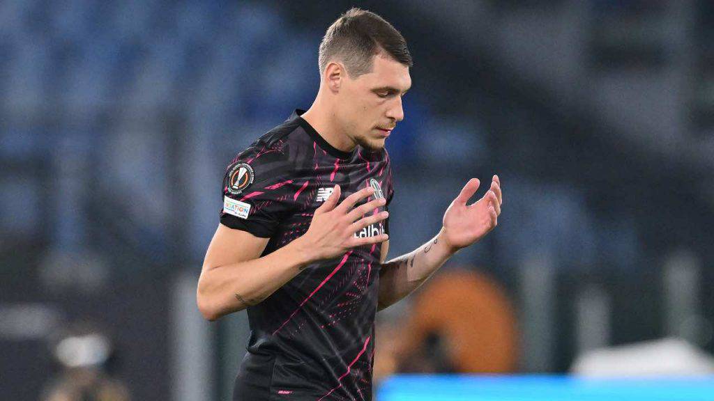 Belotti fallo rosso Tenho