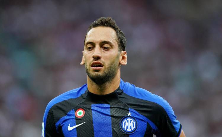 Inter, Calhanoglu infortunato: quante partite salterà il turco