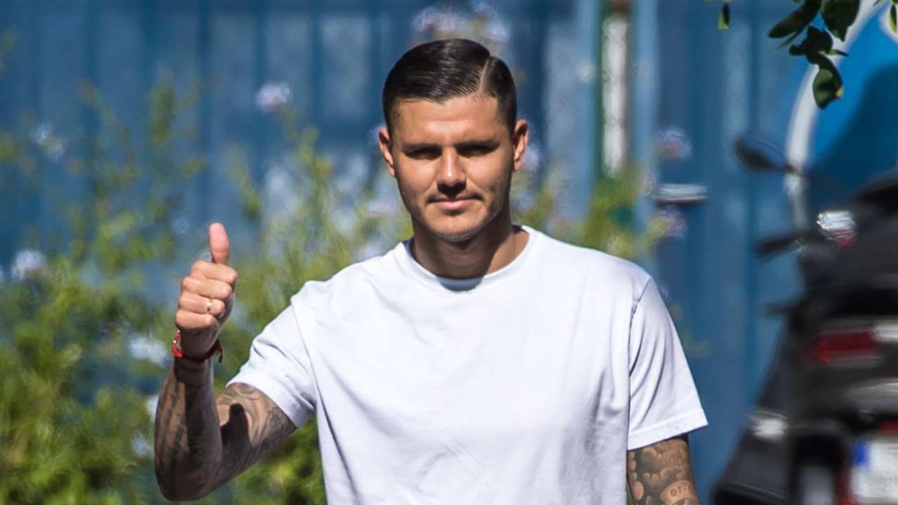 Icardi, il bacio su Instagram spiazza anche Wanda