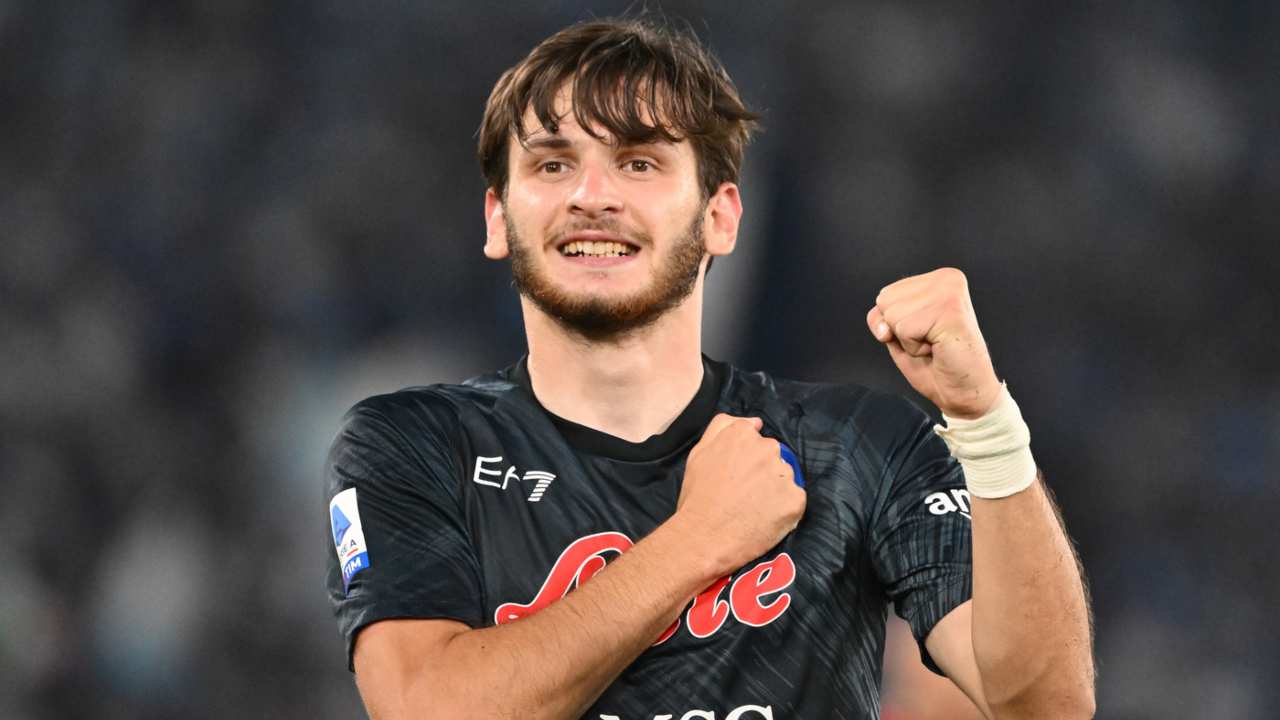 Kvaratskhelia, gran gol in Lazio-Napoli: il significato della particolare esultanza