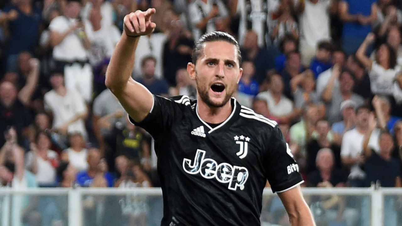 Juve, si punta al rinnovo di Rabiot: la scelta sull'ingaggio cambia il suo futuro