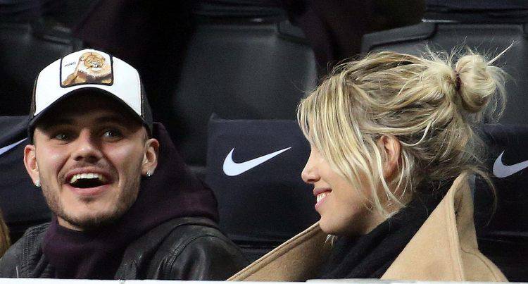 Icardi e Wanda, le foto scatenano i fan: la speciale dedica dell'attaccante