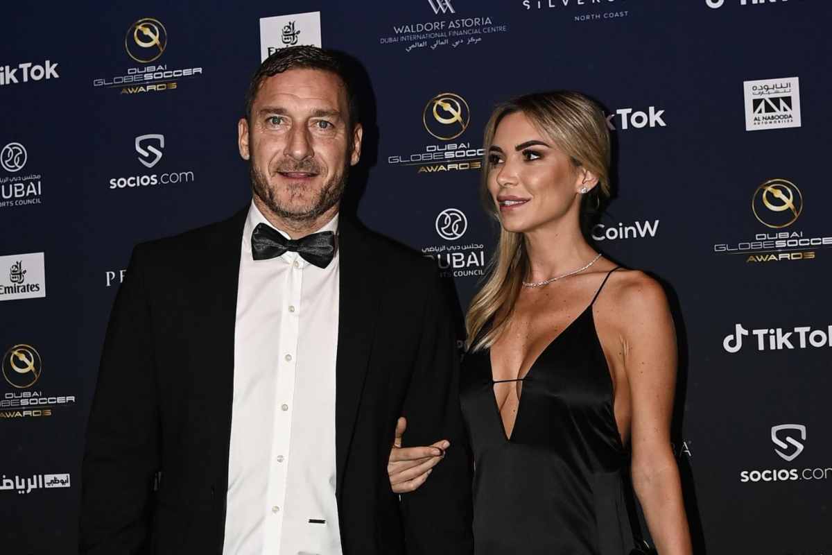 Totti e Noemi innamorati