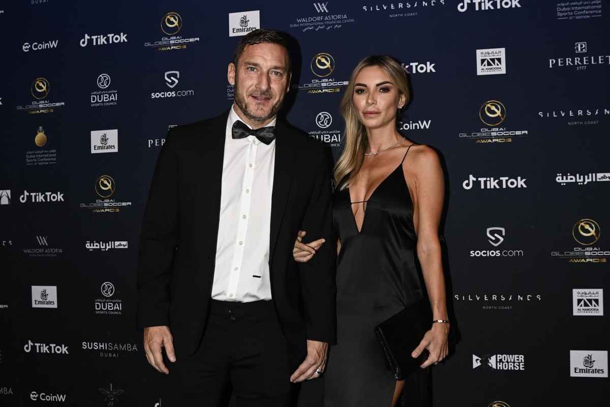 Totti e Noemi innamirati