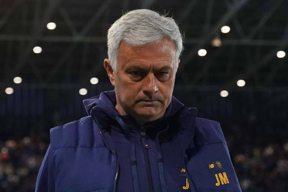 Jose Mourinho potrebbe lasciare la Roma per accasarsi al PSG