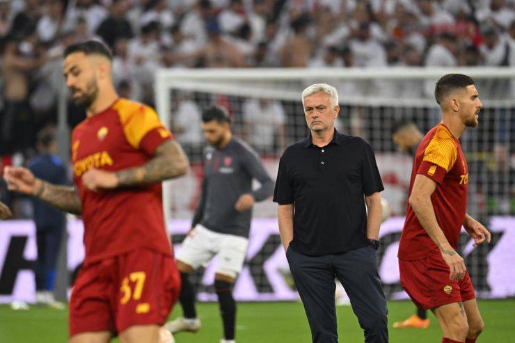 Roma, Mourinho con soli sette calciatori a Trigoria